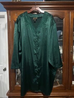 Vintage Satin Green Robe